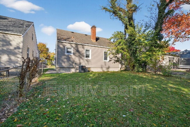 Building Photo - 7020 La Boiteaux Ave