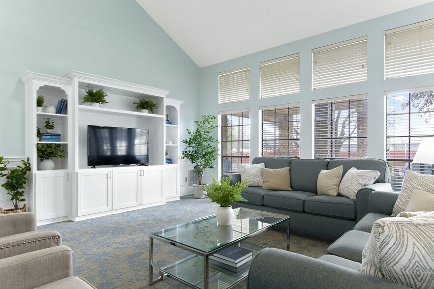 Building Photo - Kings Reserve Dallas 55+ Active Adult