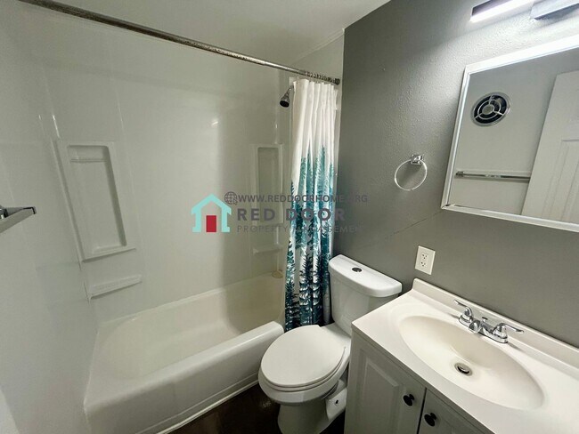 Building Photo - 1104 2nd Ave S