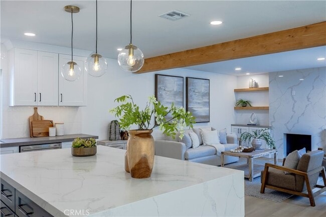 Building Photo - 15271 Yorkshire Ln