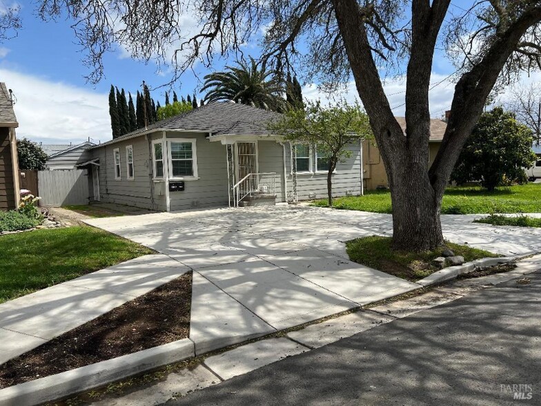 Primary Photo - 210 Taylor St