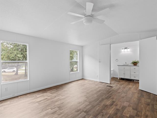 Building Photo - 146 Deerwood Ln