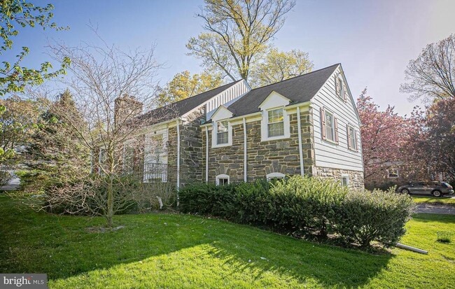 Building Photo - 526 Williams Rd