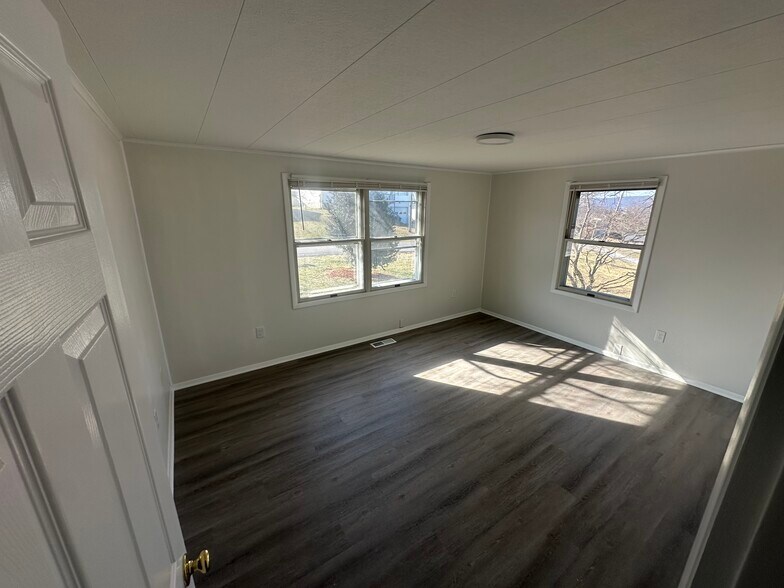 Building Photo - 809 E D St