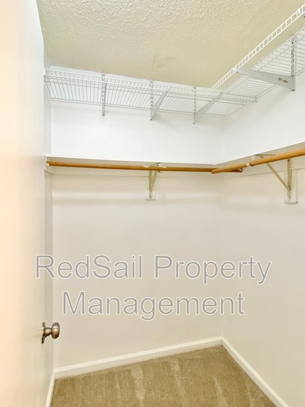 Building Photo - 568 Candle Ln