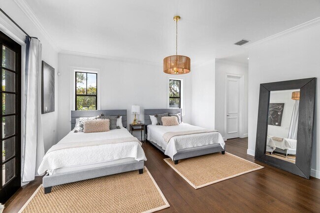 Building Photo - 14289 Equestrian Way