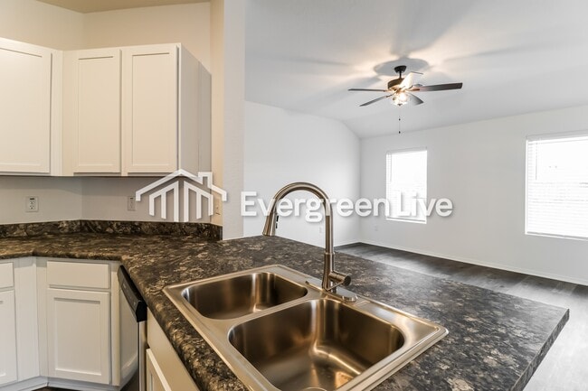 Building Photo - 113 Terrence Dr