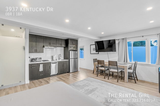 Building Photo - 3937 Kentucky Dr