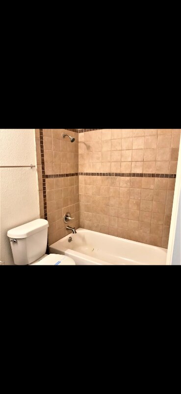 Building Photo - 1803 Shoreline Dr