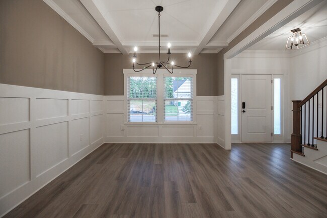 Building Photo - 2036 Warbler Dr