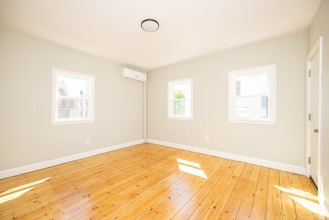 Building Photo - 5 S Harlem St