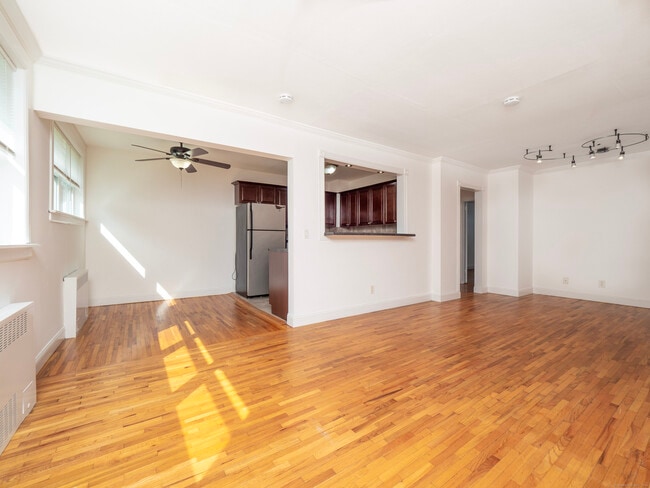 Building Photo - 11 Bedford Ave