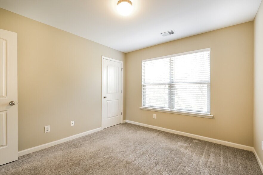 Building Photo - 40 Hamil Ct NW