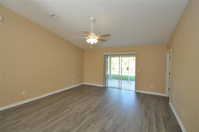 Building Photo - 23 Primrose Ln