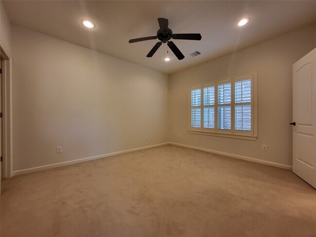 Building Photo - 8811 Van Allen Dr