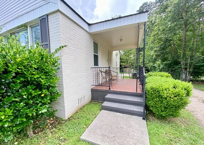 Building Photo - 1521 E Pinetree Blvd