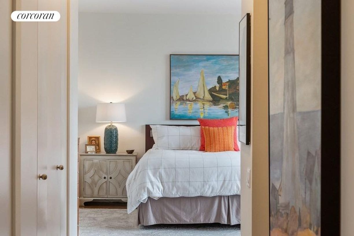 Building Photo - 100 United Nations Plaza