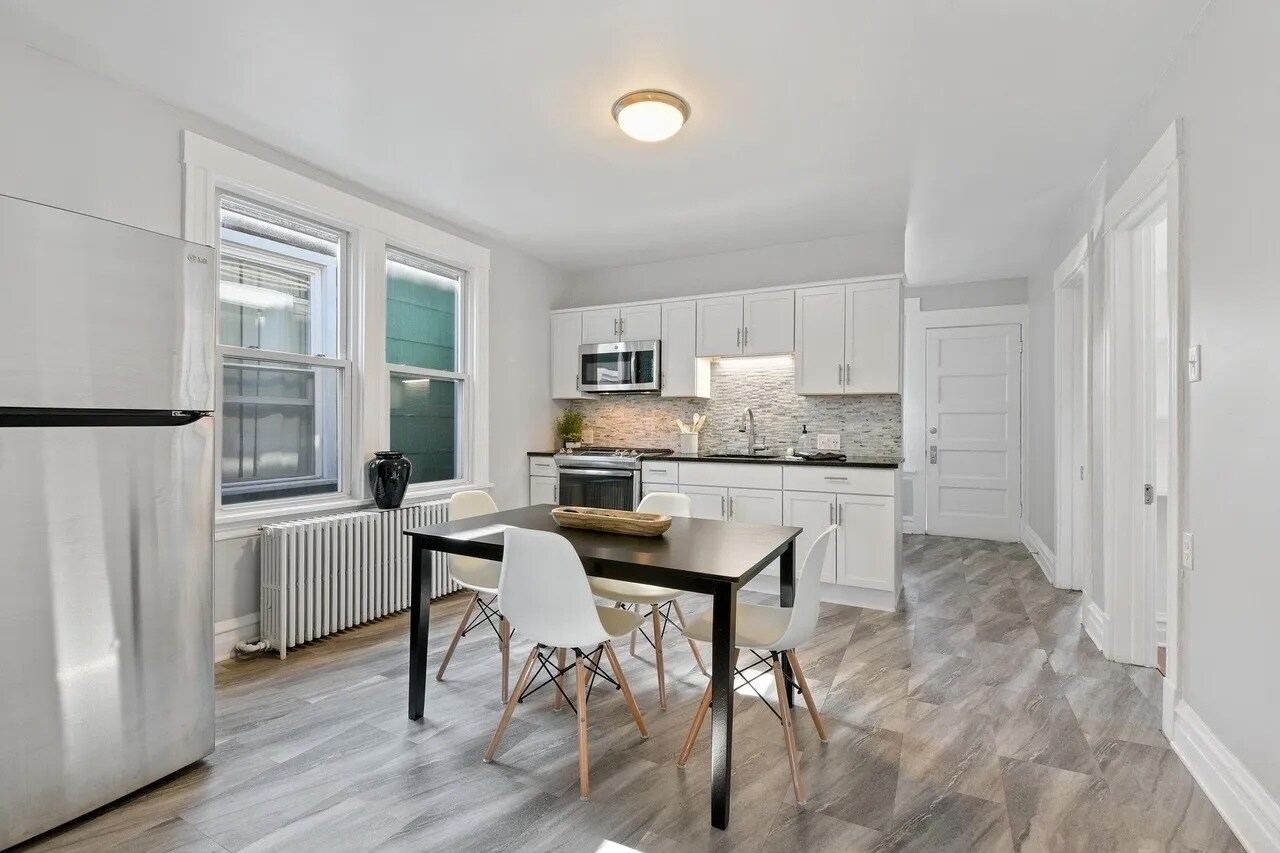 Building Photo - 2516 N Central Park Ave