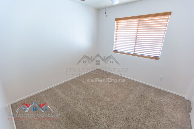 Building Photo - 8039 W Alex Ave