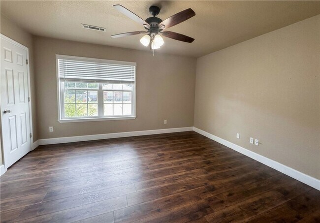 Building Photo - 1521 N Dawn Dr