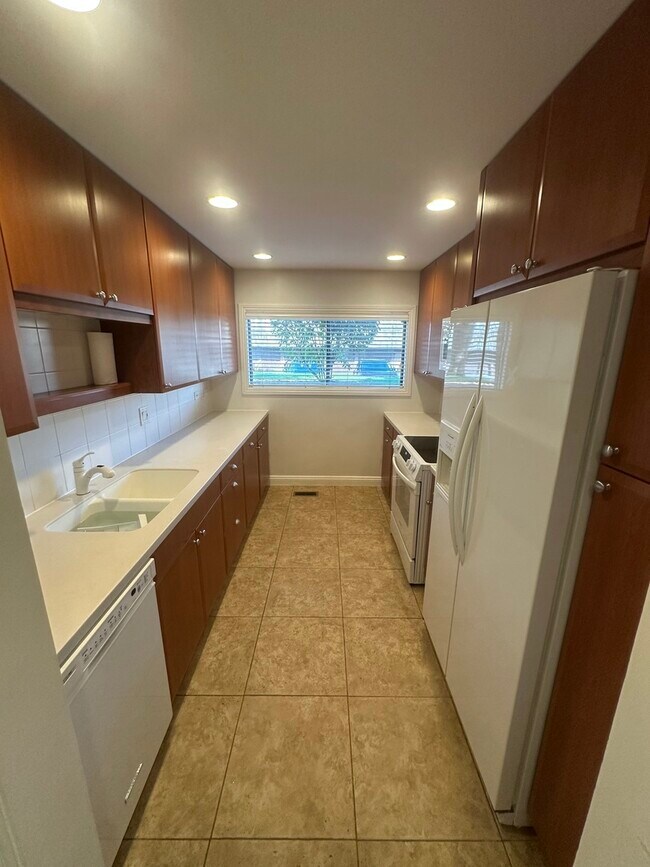 Building Photo - 1721 Northfield Square