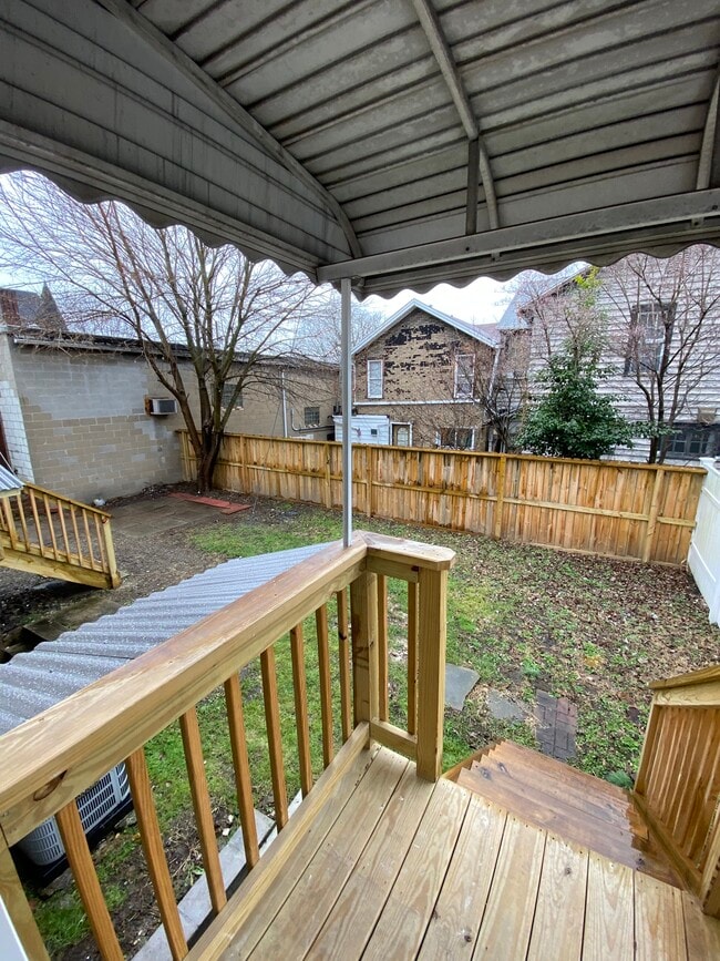 Building Photo - 406 S 3rd Ave