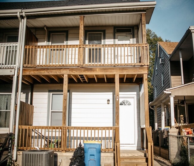 Building Photo - 352 S Catherine St