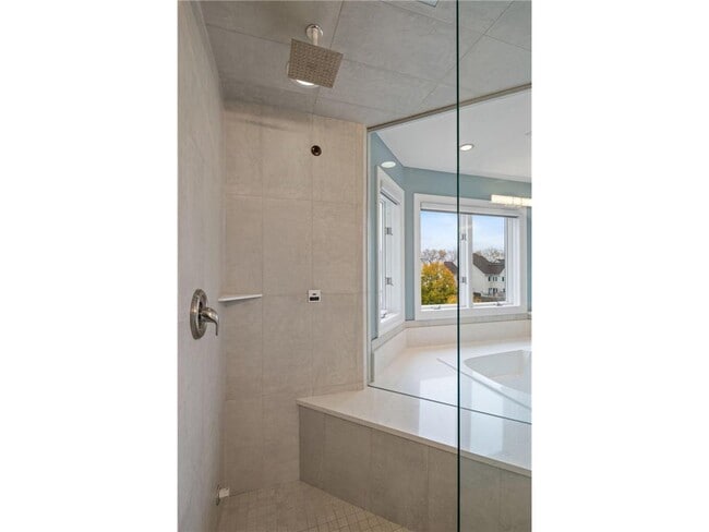 Building Photo - 517 River St