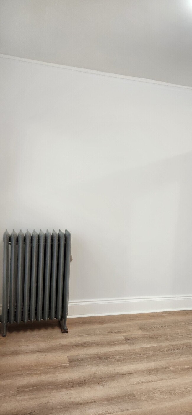 Building Photo - 110 Brainerd Rd