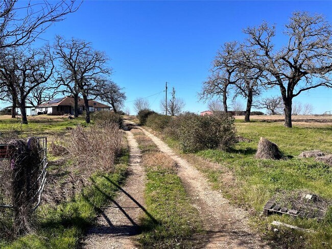 Primary Photo - 162 FM 672