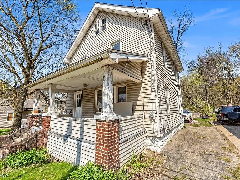 Primary Photo - 201 Alberti Ct