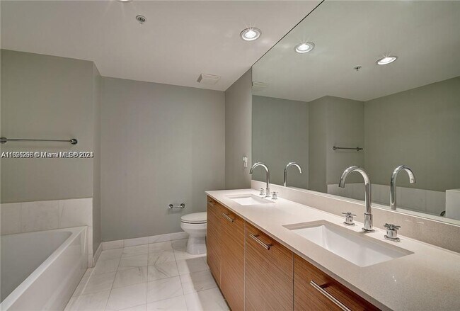 Building Photo - 480 Hibiscus St