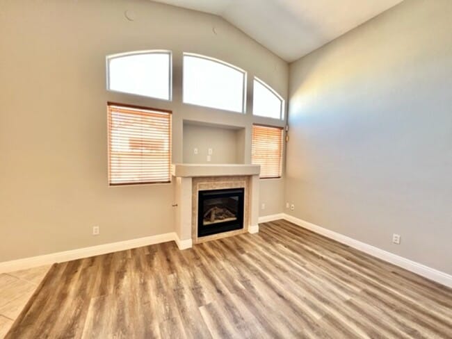 Building Photo - Beautiful 1 Story house located in the Northwest