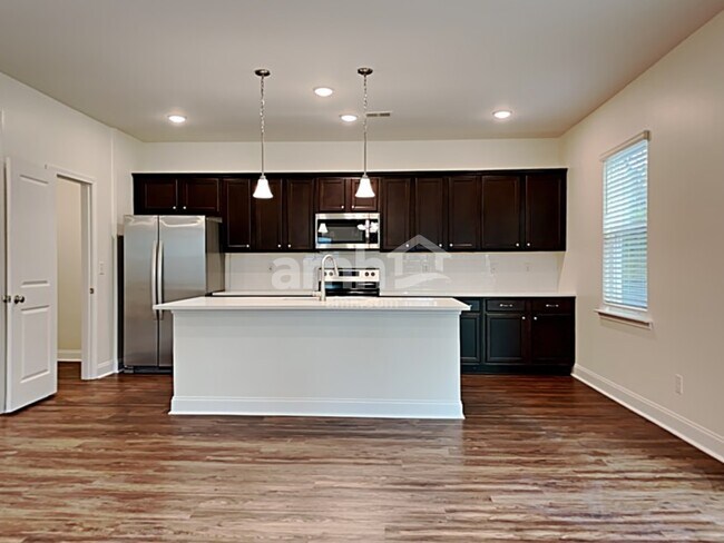 Building Photo - 1120 Alice Smalls Rd