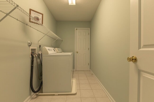 Building Photo - Available Now in Chadwick Shores