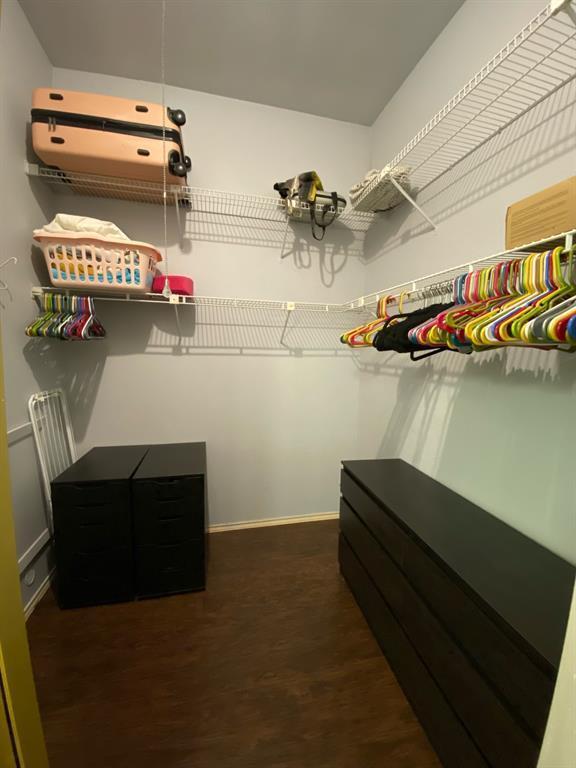 Building Photo - 9309 Roxanna Dr