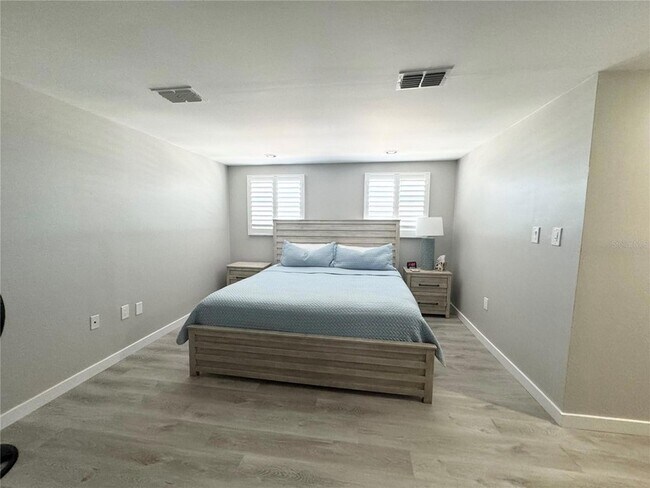 Building Photo - 1255 Tarpon Center Dr