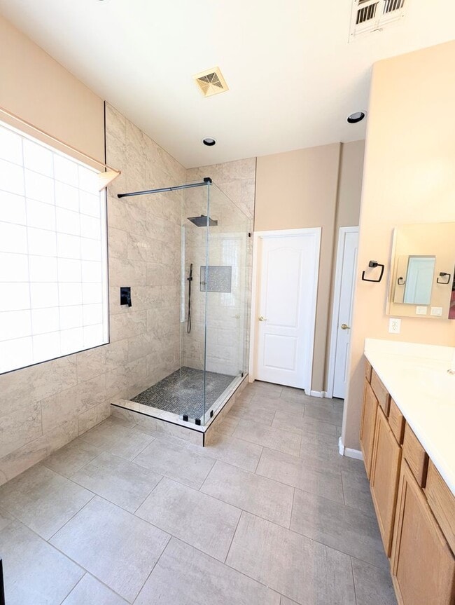 Building Photo - AVAILABLE NOW IN HIGLEY GROVES!!!!