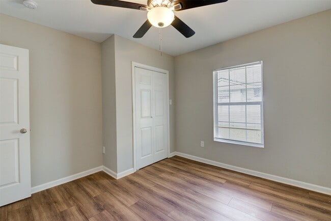 Building Photo - 2214 McKee St