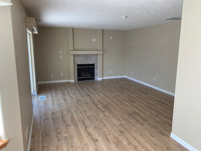 Building Photo - 7403 Shadowwood Ct NE