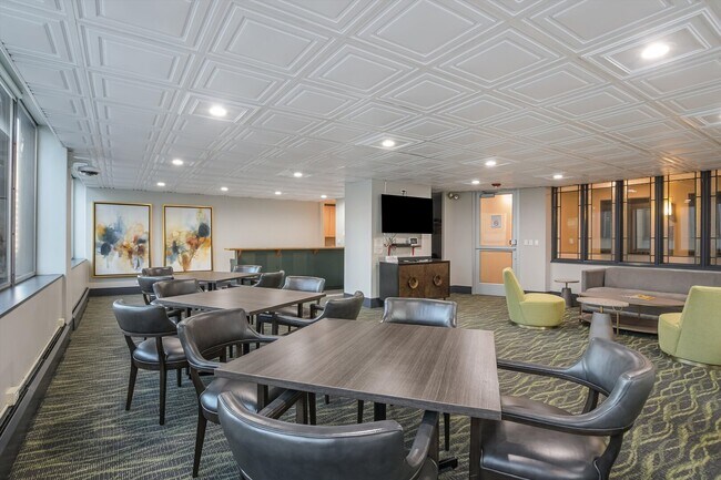 Building Photo - 233 E Erie St