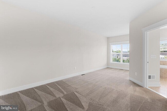 Building Photo - 207 Miles Hawk Terrace