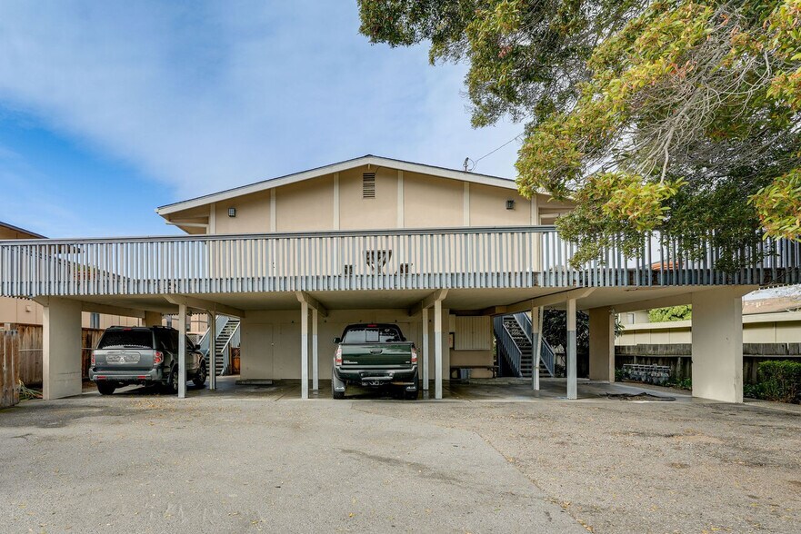 Building Photo - 440 Dela Vina Ave