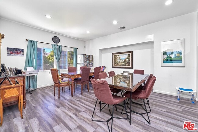 Building Photo - 162 S Ardmore Ave