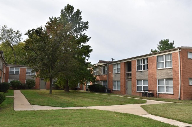 Building Photo - 1808 Chambers Road - 1808C