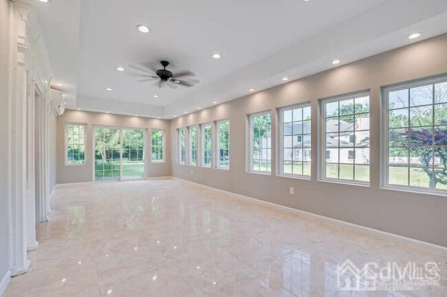 Building Photo - 55 Devon Rd