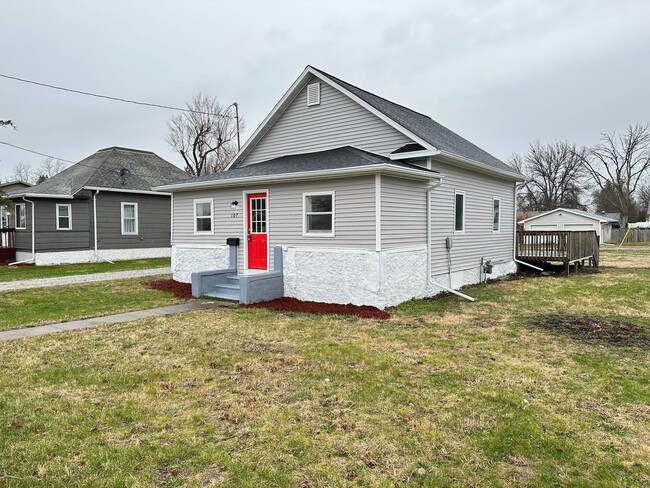 Building Photo - 2 Bedroom Fully Remodeled Home Ogden Iowa
