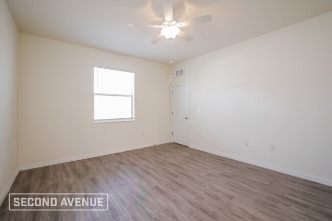 Building Photo - 2721 NW 18th Pl