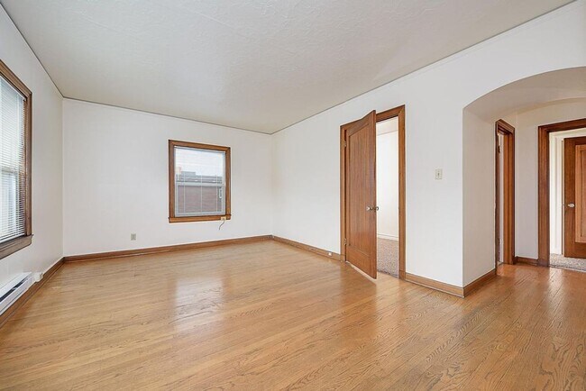 Interior Photo - Redside - The Mulholland