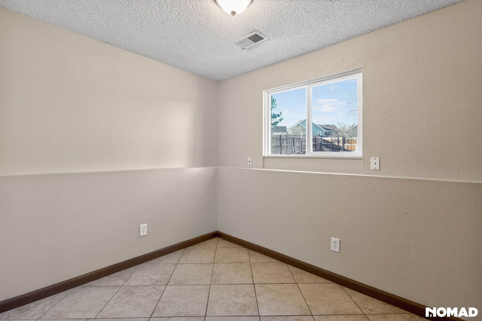 Building Photo - 17465 E Plateau Dr